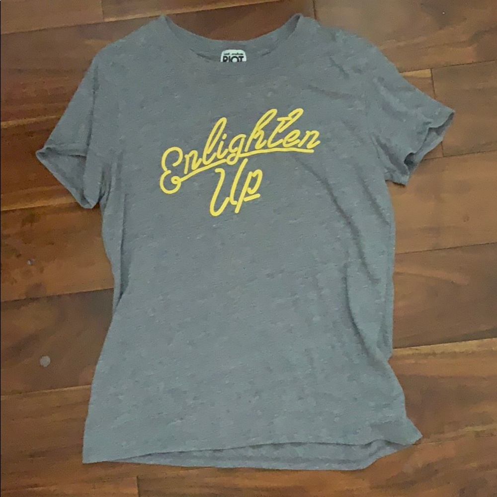 Cute/trendy grey and yellow T-shirt!